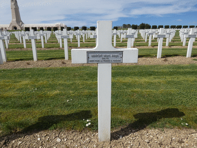 Tombe deMARCHI Marc Ange à <a HREF=fotom2l.php?necro=6>  <U>Fleury-devant-Douaumont (NÃ©cropole nationale Douaumont)</U> </A> 5749