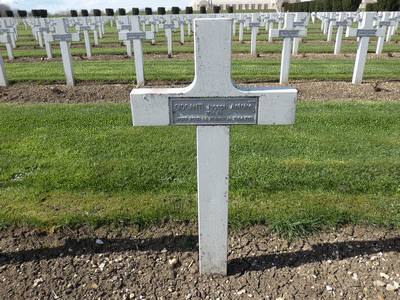 Tombe deGIOCANTI Joseph à <a HREF=fotom2l.php?necro=6>  <U>Fleury-devant-Douaumont (NÃ©cropole nationale Douaumont)</U> </A> 7454