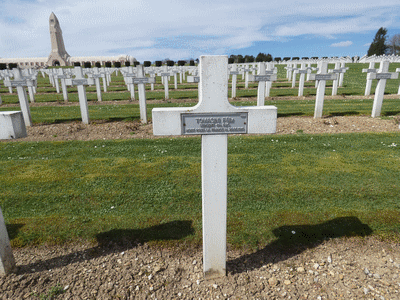 Tombe deTOMASINI Félix à <a HREF=fotom2l.php?necro=6>  <U>Fleury-devant-Douaumont (NÃ©cropole nationale Douaumont)</U> </A> 7564