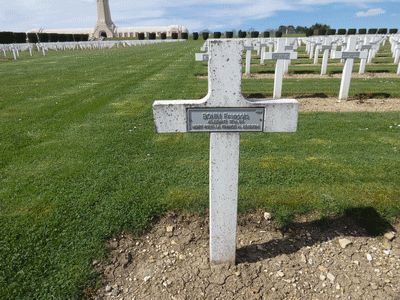 Tombe deBONINI François à <a HREF=fotom2l.php?necro=6>  <U>Fleury-devant-Douaumont (NÃ©cropole nationale Douaumont)</U> </A> 7615