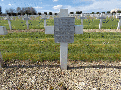 Tombe deCARLOTTI Georges à <a HREF=fotom2l.php?necro=6>  <U>Fleury-devant-Douaumont (NÃ©cropole nationale Douaumont)</U> </A> TC 8894