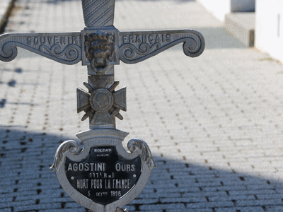 Tombe deAGOSTINI Philippe à <a HREF=fotom2l.php?necro=399>  <U>Antibes ( CarrÃ© militaire du cimetiÃ¨re de Rabiac)</U> </A> 48