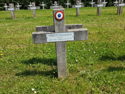 Tombe deFRANCISCI Bonaventure à <a HREF=fotom2l.php?necro=248>  <U>Bagneux (CarrÃ©s militaires)</U> </A> Carr&eacute; 40 rang 5 Tombe 37