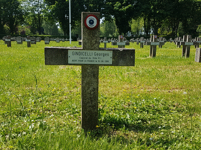 Tombe deGIUDICELLI Georges à <a HREF=fotom2l.php?necro=248>  <U>Bagneux (CarrÃ©s militaires)</U> </A> Carr&eacute; 40 rang 4 Tombe 26