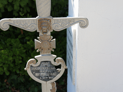 Tombe deGUELFUCCI François à <a HREF=fotom2l.php?necro=399>  <U>Antibes ( CarrÃ© militaire du cimetiÃ¨re de Rabiac)</U> </A> 80