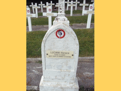 Tombe deLUCCIANI Horace à <a HREF=fotom2l.php?necro=405>  <U>Besancon (CarrÃ© militaire du cimetiÃ¨re Saint Claude)</U> </A> Tombe individuelle