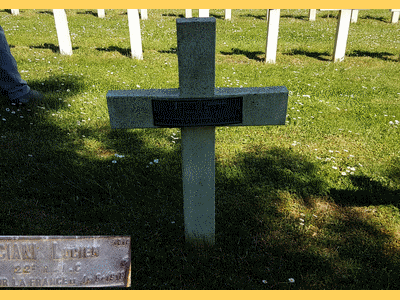 Tombe deLUCIANI Lucien à <a HREF=fotom2l.php?necro=249>  <U>Chalons en Champagne(CarrÃ© militaire du cimetiÃ¨re communal de l'EST)</U> </A> 1310