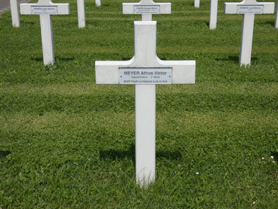 Tombe deMEYER Athos Victor à <a HREF=fotom2l.php?necro=435>  <U>Grenoble (carrÃ© militaire du cimetiÃ¨re Saint-Roch)</U> </A> Carr&eacute; 16 Rang 6 Tombe 3