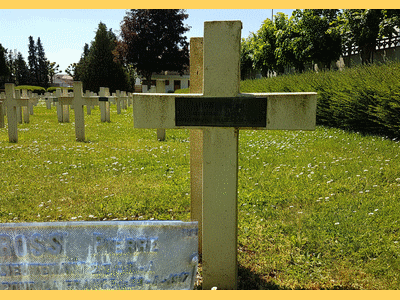 Tombe deROSSI Pierre à <a HREF=fotom2l.php?necro=249>  <U>Chalons en Champagne(CarrÃ© militaire du cimetiÃ¨re communal de l'EST)</U> </A> 929