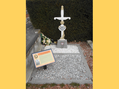 Tombe deROUVIER Albert Louis à <a HREF=fotom2l.php?necro=242>  <U>NIVELLES  (CimetiÃ¨re militaire)</U> </A> 