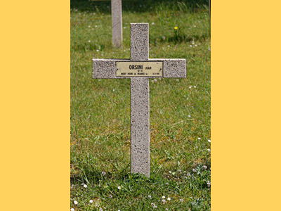 Tombe deORSINI Jean Mathieu à <a HREF=fotom2l.php?necro=321>  <U>Montauville -Â (NÃ©cropole nationale Le PÃ©tant)</U> </A> Carr&eacute; 14/18B. Tombe 1110