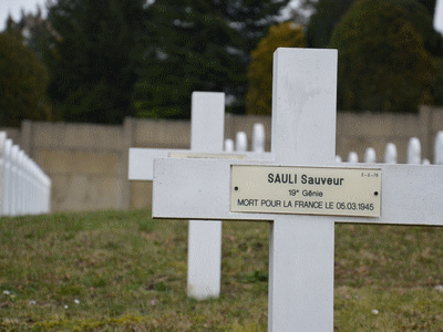 Tombe deSAULI Sauveur à <a HREF=fotom2l.php?necro=374>  <U>Mulhouse(NÃ©cropole Nationale "Les Vallons, Tiefengraben")</U> </A>  Carr&eacute; E - tombe 78