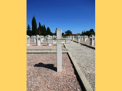 Tombe deGRAZIANI Alexandre Antoine  à <a HREF=fotom2l.php?necro=394>  <U>Nimes (CarrÃ© mixte 10D du cimetiÃ¨re Pont-de-Justice)</U> </A> Rang E1 Tombe 14