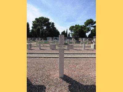 Tombe deFINIDORI Lucien à <a HREF=fotom2l.php?necro=394>  <U>Nimes (CarrÃ© mixte 10D du cimetiÃ¨re Pont-de-Justice)</U> </A> Rang C3 Tombe 20