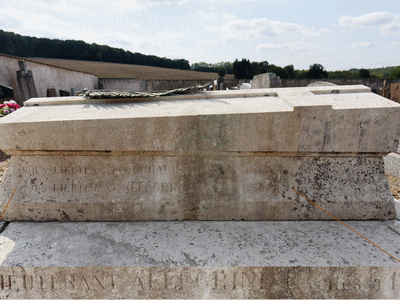 Tombe deALLEGRINI Pierre à <a HREF=fotom2l.php?necro=352>  <U>Blamont (carrÃ© militaire du cimetiÃ¨re communal)  
</U> </A> Au fond du cimeti&egrave;re &agrave; gauche