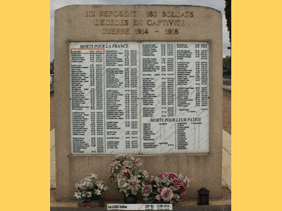 Tombe deALOISI Timenthe à <a HREF=fotom2l.php?necro=301>  <U>Stenay (carrÃ© militaire du cimetiÃ¨re municipal)</U> </A> Tombe collective 1