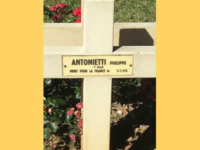 Tombe deANTONIETTI Philippe  à <a HREF=fotom2l.php?necro=330>  <U>Nancy (carrÃ© militaire du cimetiÃ¨re Sud)  
</U> </A> 287