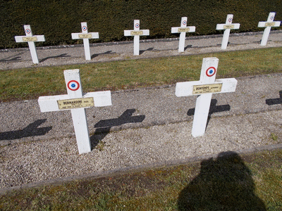 Tombe deBERNARDINI Ferdinand à <a HREF=fotom2l.php?necro=379>  <U>Langres (CarrÃ© Militaire du CimetiÃ¨re Communal)</U> </A> 97