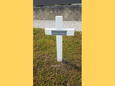 Tombe deCASALE Ignace François à <a HREF=fotom2l.php?necro=307>  <U>Saint-Dizier Â (CarrÃ© militaire, cimetiÃ¨re de la Noue)</U> </A> Tombe 297 P 