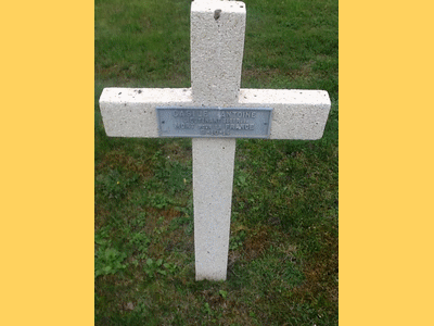 Tombe deCASILE Antoine à <a HREF=fotom2l.php?necro=265>  <U>Reims(CarrÃ© militaire du cimetiÃ¨re communal Nord)</U> </A> 288