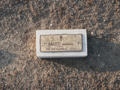 Tombe deGALETTI Dominique  à <a HREF=fotom2l.php?necro=308>  <U>Aix-en-Provence (NÃ©cropole Nationale de Luynes)</U> </A> Carr&eacute; C rang 25 Tombe 27