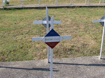 Tombe deGIACOMI César à <a HREF=fotom2l.php?necro=415>  <U>BITOLA (CimetiÃ¨re militaire franÃ§ais)</U> </A> 2683