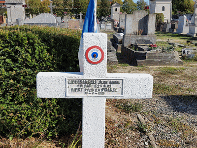 Tombe deGIOVANNANGELI Jean André à <a HREF=fotom2l.php?necro=453>  <U>Neuilly-sur-Marne(CarrÃ© militaire du cimetiÃ¨re communal)</U> </A> 