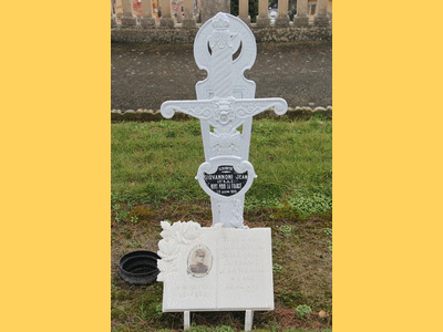 Tombe deGIOVANNONI Jean à <a HREF=fotom2l.php?necro=400>  <U>Menton ( CarrÃ© militaire du Cimetiere du Trabuquet</U> </A> 