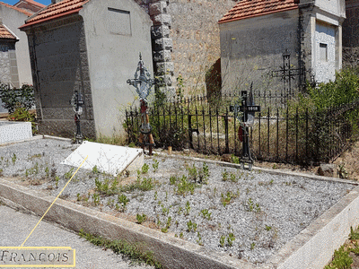 Tombe deLECA François ThéodoreÂ  à <a HREF=fotom2l.php?necro=478>  <U>Ajaccio (CarrÃ© militaire du cimetiÃ¨re marin ancien)</U> </A> 