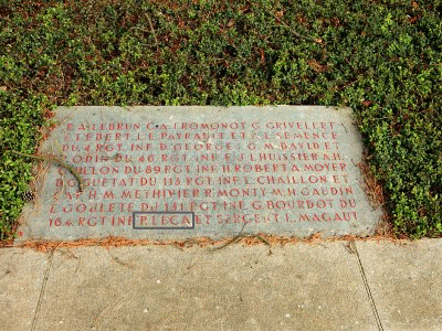 Tombe deLECA Pierre à <a HREF=fotom2l.php?necro=238>  <U>HALANZY (Ossuaire franco-allemand du cimetiÃ¨re communal)</U> </A> Ossuaire franco-allemand 1