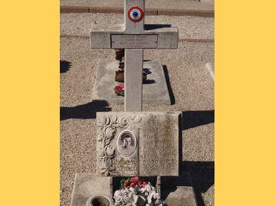 Tombe deLECCIA Roger à <a HREF=fotom2l.php?necro=450>  <U>Marseille (CarrÃ© militaire du cimetiÃ¨re Saint-Pierre)</U> </A> 