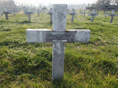 Tombe deLUCIANI Antoine Marie à <a HREF=fotom2l.php?necro=246>  <U>Villeurbanne (NÃ©cropole Nationale 'La DOUA')</U> </A> B-00-6