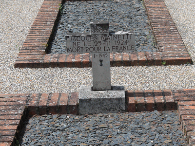 Tombe deMAINETTI Jacques Alphonse à <a HREF=fotom2l.php?necro=454>  <U>La FertÃ©-Saint-Aubin (NÃ©cropole nationale Bellefontaine )</U> </A> 