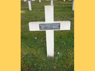 Tombe deMARI Antoine à <a HREF=fotom2l.php?necro=335>  <U>Vignemont (NÃ©cropole nationale)</U> </A> Carr&eacute; D Tombe 199