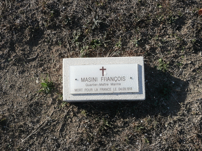 Tombe deMASINI François Marie à <a HREF=fotom2l.php?necro=308>  <U>Aix-en-Provence (NÃ©cropole Nationale de Luynes)</U> </A> Carr&eacute; C rang 20 Tombe 19