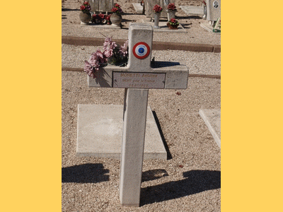 Tombe deMORETTI Antoine à <a HREF=fotom2l.php?necro=450>  <U>Marseille (CarrÃ© militaire du cimetiÃ¨re Saint-Pierre)</U> </A> 