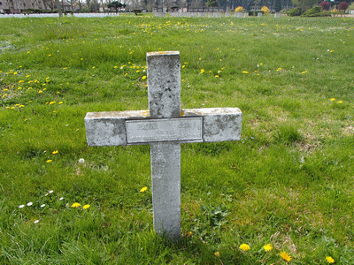 Tombe dePACCINI Jean Baptiste à <a HREF=fotom2l.php?necro=246>  <U>Villeurbanne (NÃ©cropole Nationale 'La DOUA')</U> </A> B-19-11