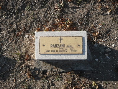 Tombe dePANZANI Paul à <a HREF=fotom2l.php?necro=308>  <U>Aix-en-Provence (NÃ©cropole Nationale de Luynes)</U> </A> Carr&eacute; C Rang 10Tombe 21 