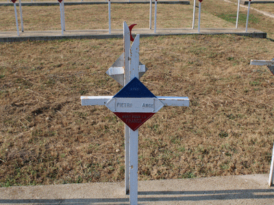 Tombe dePIETRI Ange François à <a HREF=fotom2l.php?necro=415>  <U>BITOLA (CimetiÃ¨re militaire franÃ§ais)</U> </A> 2141