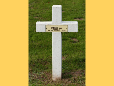 Tombe dePINELLI Jean  à <a HREF=fotom2l.php?necro=438>  <U>Abreschviller(NÃ©cropole nationale "LA Valette")</U> </A> 26