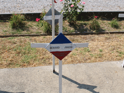 Tombe deRENAUD Joseph  à <a HREF=fotom2l.php?necro=415>  <U>BITOLA (CimetiÃ¨re militaire franÃ§ais)</U> </A> 3404