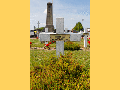 Tombe deSERRA Jean Antoine à <a HREF=fotom2l.php?necro=256>  <U>Blenod-les-Pont-Ã -Mousson (CarrÃ© militaire du cimetiÃ¨re Communal)</U> </A> 6