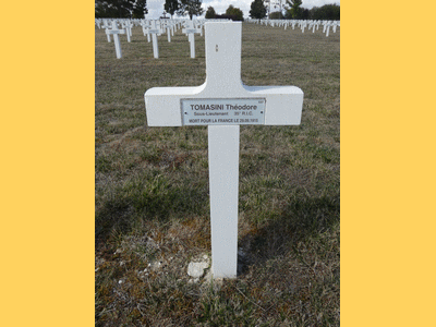 Tombe deTOMASINI Théodore Pierre à <a HREF=fotom2l.php?necro=212>  <U>Souain-Perthes-lÃ¨s-Hurlus (NÃ©cropole nationale La CrouÃ©e)</U> </A> 5327