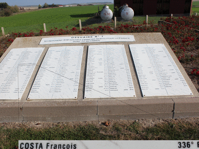 Tombe deCOSTA François à <a HREF=fotom2l.php?necro=269>  <U>Somme-Suippe (NÃ©cropole Nationale)</U> </A> Ossuaire  1