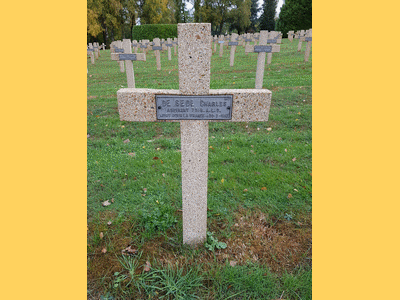 Tombe deSEDE (de) Charles Gustave à <a HREF=fotom2l.php?necro=368>  <U>Floing -Â NÃ©cropole nationale
</U> </A> 917