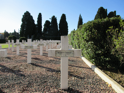 Tombe deACQUAVIVA Ferdinand à <a HREF=fotom2l.php?necro=471>  <U>BÃ©ziers (CarrÃ© militaire du CimetiÃ¨re Neuf)</U> </A> GrandCarr&eacute; 20