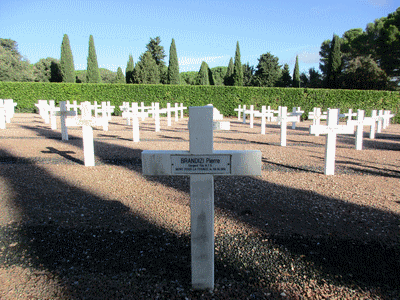 Tombe deBRANDIZI Pierre Mathieu à <a HREF=fotom2l.php?necro=471>  <U>BÃ©ziers (CarrÃ© militaire du CimetiÃ¨re Neuf)</U> </A> Carr&eacute; J Rang 2 Tombe 65