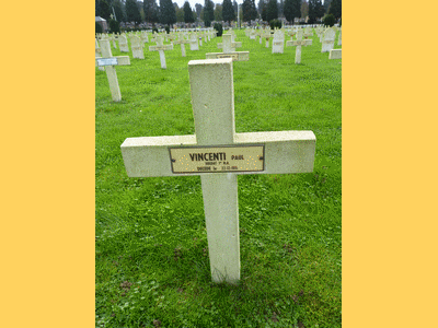 Tombe deVINCENTI Paul Xavier à <a HREF=fotom2l.php?necro=535>  <U>Rennes (carrÃ© militaire du cimetiÃ¨re communal de l'Est)</U> </A> Rang 28 Tombe 27