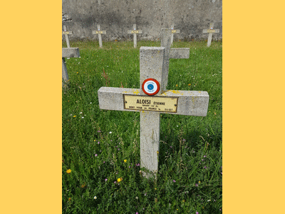 Tombe deALOISI Etienne à <a HREF=fotom2l.php?necro=489>  <U>OrlÃ©ans (CarrÃ© militaire du cimetiÃ¨re communal)</U> </A> 789