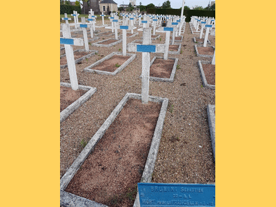 Tombe deBRUNINI Sébastien à <a HREF=fotom2l.php?necro=486>  <U>Nevers (carrÃ© militaire du cimetiÃ¨re Jean Gautherin )</U> </A> Carr&eacute; 15  rang 13  Tombe 146